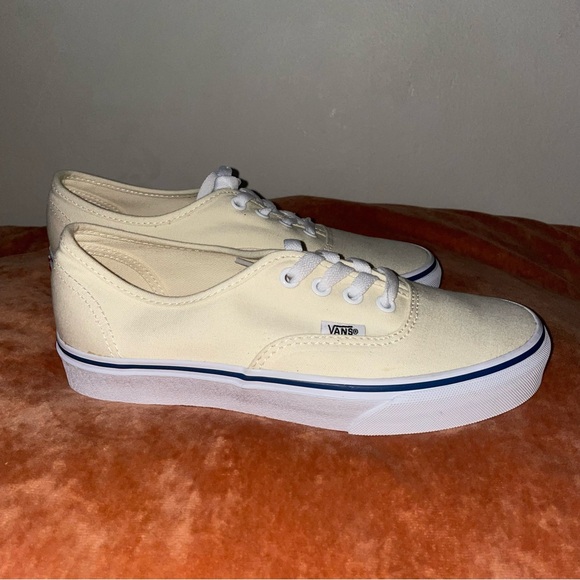 Vans White Canvas Sneakers men’s 5.5 women’s 7 - Picture 4 of 9